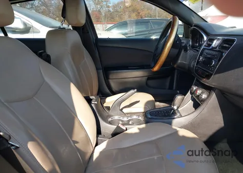 2014 Chrysler 200 Lx from USA, damaged, VIN 1C3CCBAB4EN143189